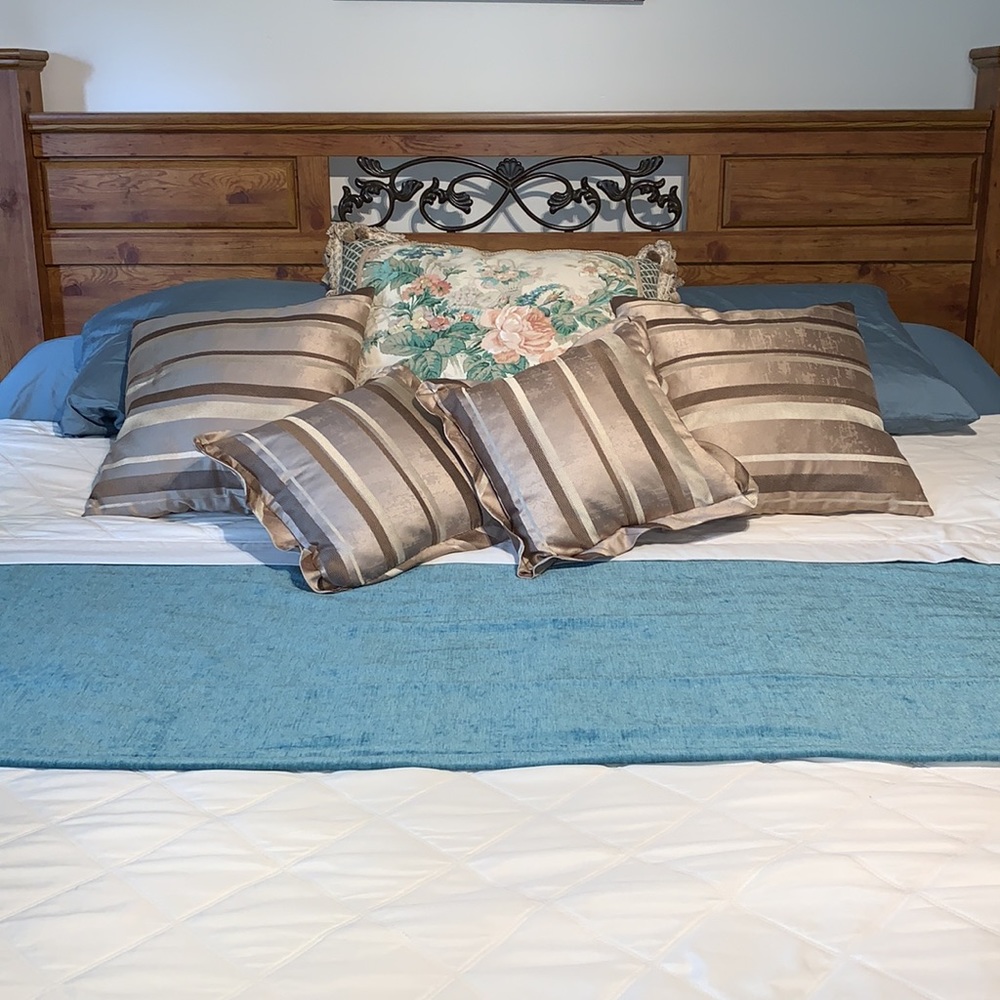 SET OF TWO - Richloom Aquamarine Bed Scarf / Bed Runner, King Sizes